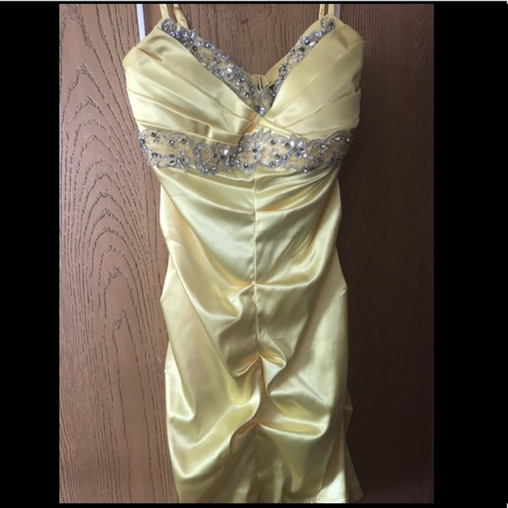 Yellow formal dress. Absolutely gorgeous.